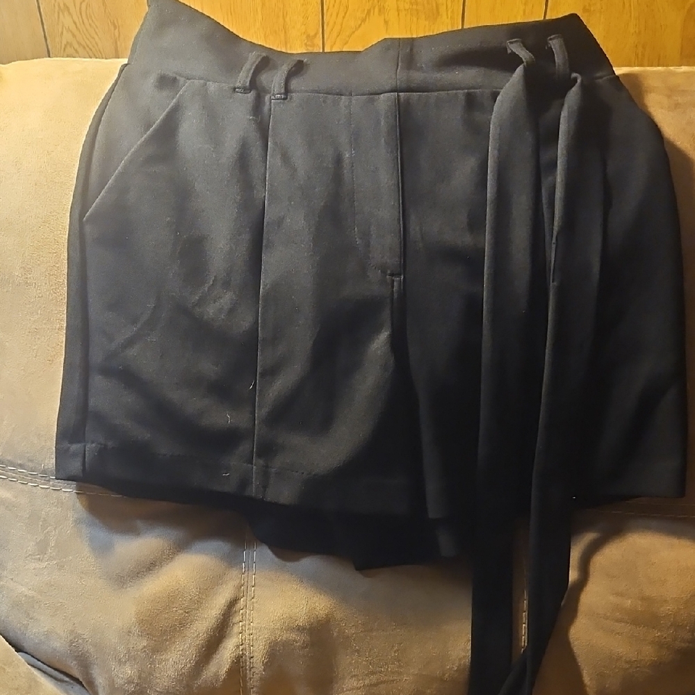 High Waisted Black Shorts With Belt
